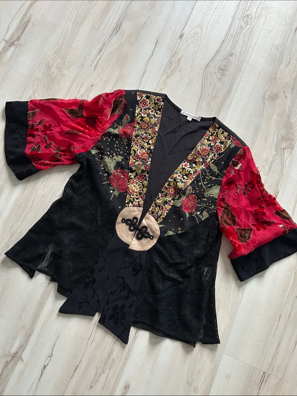 Mixed Floral Patchwork V‑Neck Tunic Top in Black and Red
